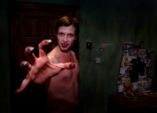 Actor Al Convy on the set of the film "Worms"
